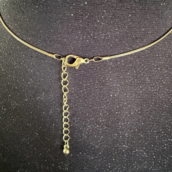 Vintage Elegant Gold tone Crystal Necklace - Picture 3 of 6